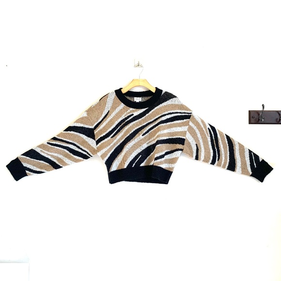 NEW LELIS 'All Swirled Up' Crew Neck Sweater - Picture 7 of 9